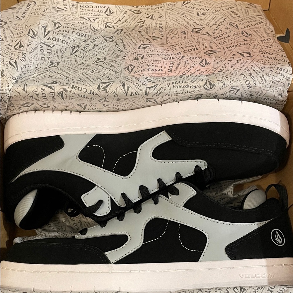 Volcom Black and White Men's Sneakers with Composite Toe